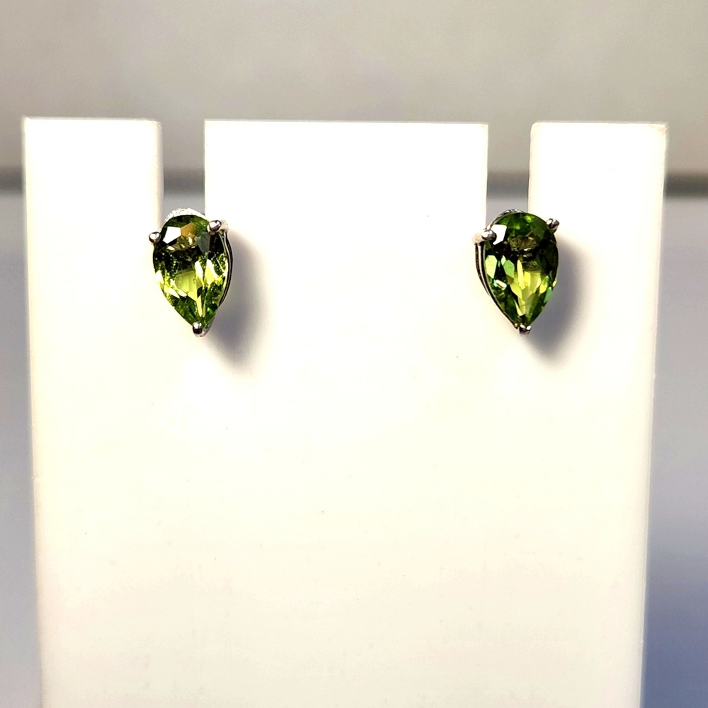 Natural Peridot 925 Stud Earrings Rich Lime Green Semi-vintage 8x6mm